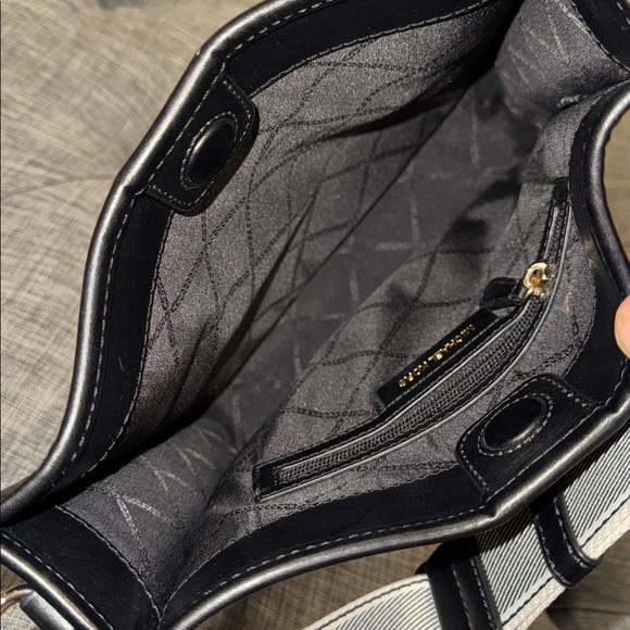 Michael Kors Crossbody Luisa North South Black Logo Strap Jet Set Messenger Bag - Picture 12 of 17